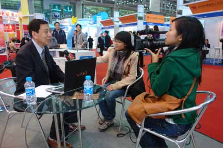 中國留學人員深圳專場網絡視頻招聘于11月28日順利舉行5