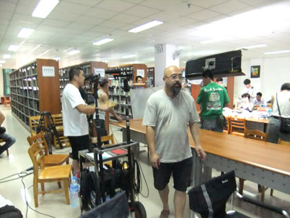 央視《感動生命》劇組取景北京化工大學北方學院3