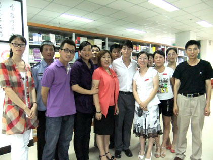 央視《感動生命》劇組取景北京化工大學北方學院6