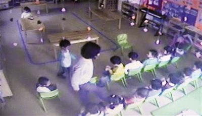 北京1所幼兒園21名兒童長期遭女老師毆打-中國教育1