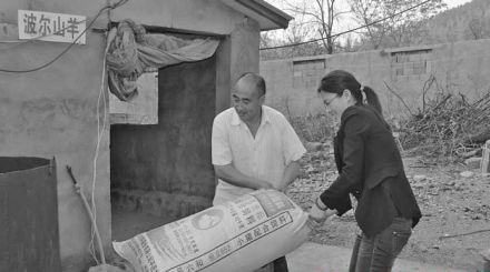 女碩士棄大學工作 瞞著父母到鄰村當村官1