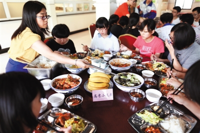 高考天氣不“烤”人!北京連續六年高考迎降雨-中國教育1