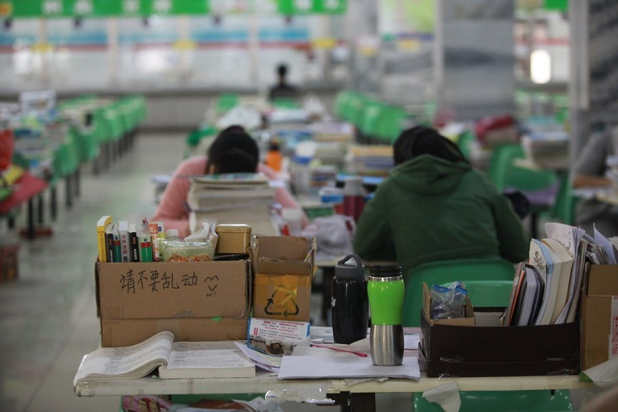 濟南某高校食堂變考研自習室2