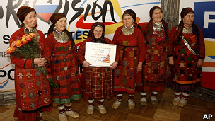 英媒:英老歌星攜新歌出征歐洲歌唱大賽2