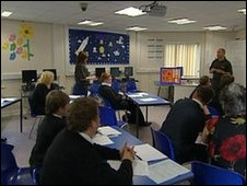 英媒:騰龍說事:軍管英國校園?!2