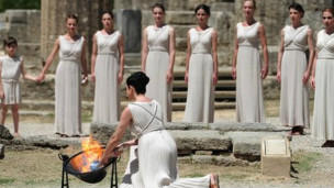 英國新聞:倫敦奧運圣火在希臘點燃1