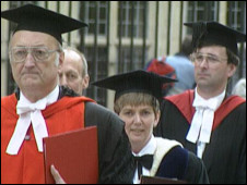 2011英國BBC:留英變化(五):簽證政策1