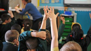 2012英國BBC:教育經費撥錯 數十學院被迫退錢1