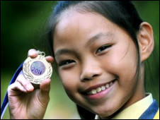 英國留學:10歲華裔女孩贏得外語比賽1
