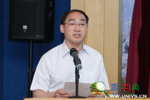 長春金融高等專科學校舉行2015屆畢業生畢業典禮7