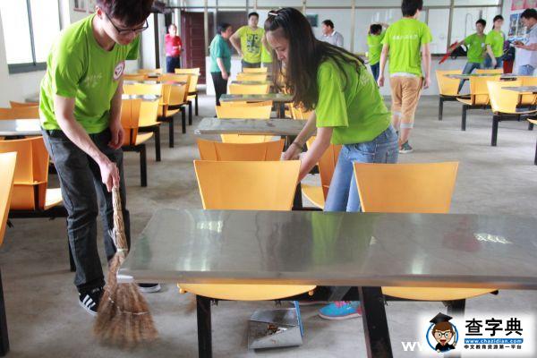 安徽理工大學學子深入農村關愛空巢老人2