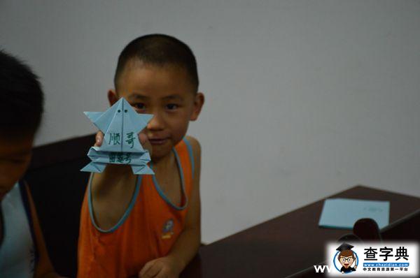 真情陪伴 大學生暑假與留守兒童在一起11