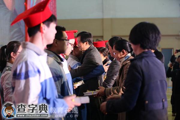 是什么讓他們淚流滿面?杭十四中成人禮孩子對父母的感恩道不完2