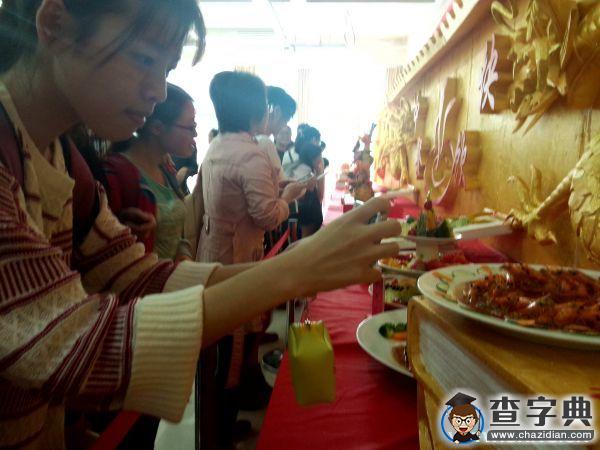 飛餅雕花 福醫大校園美食節大飽眼福1