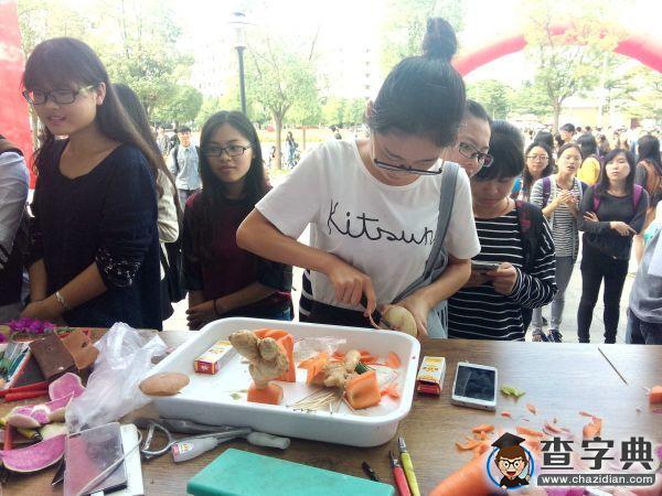 飛餅雕花 福醫大校園美食節大飽眼福2
