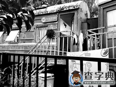 綠皮車變身學校宿舍 車廂內最多32張床1