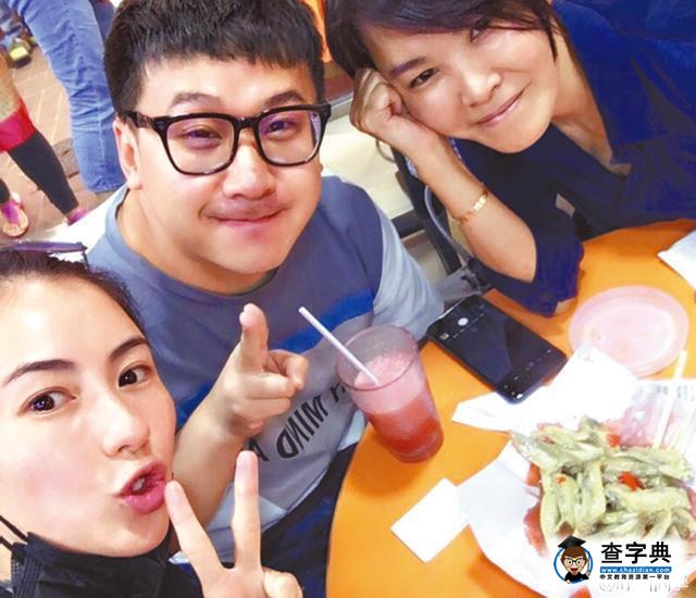 張柏芝戴口罩現身首映?謝霆鋒被炮轟借機炒作2